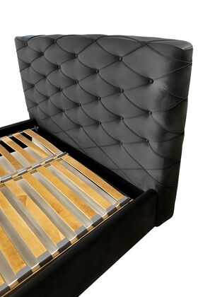 Elegantiška lova su dekoratyviu galvūgaliu