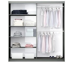 Spinta Bastia 200 – vidus su lentynomis ir kabykla patogiam drabužių laikymui