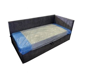 Pilka vaikiška lova su medinėmis grotelėmis