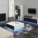 Balta   juoda blizgi