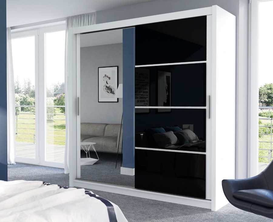 Juoda blizgi   veidrodis