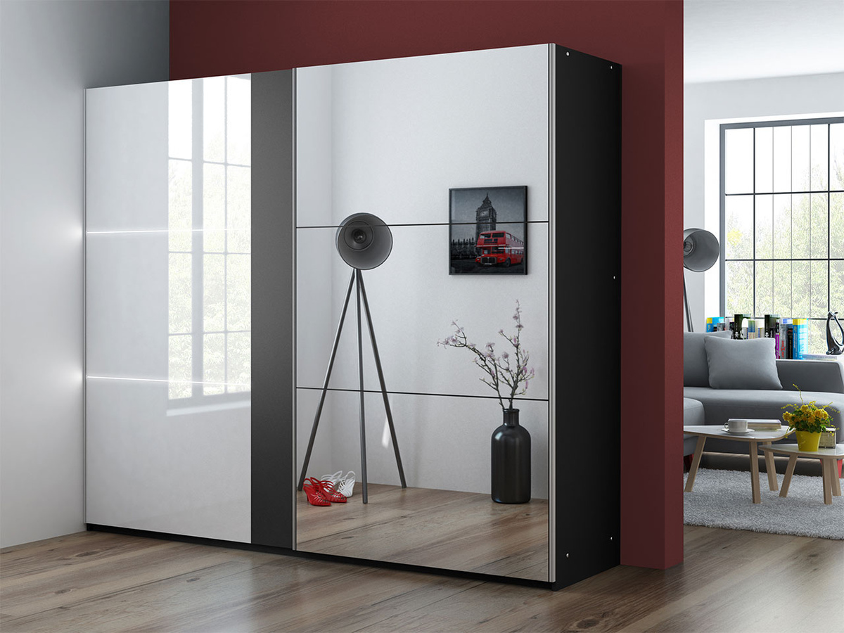 Juoda   balta blizgi