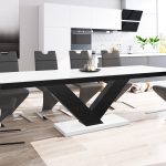 Juoda   balta matinė