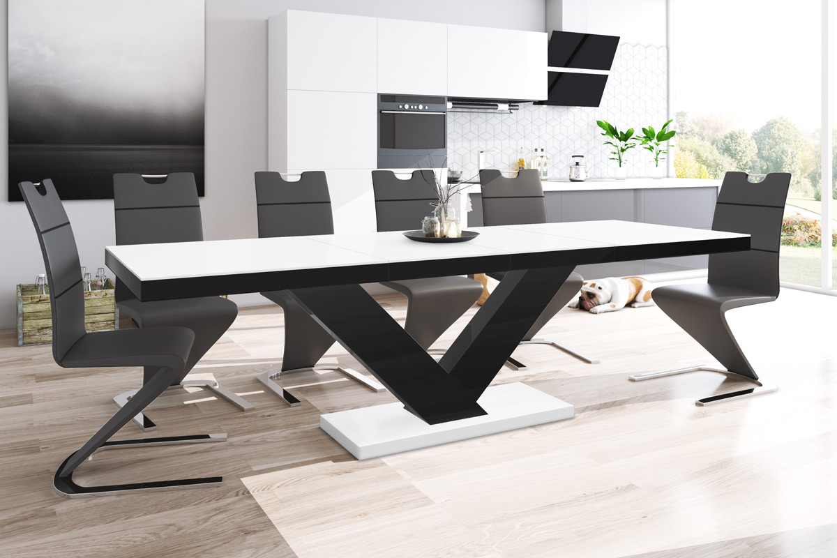 Juoda   balta matinė