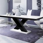 Juoda   balta matinė