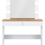 Balta evoke ąžuolas