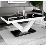 Juoda   balta   juoda