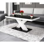 Juoda   balta   juoda