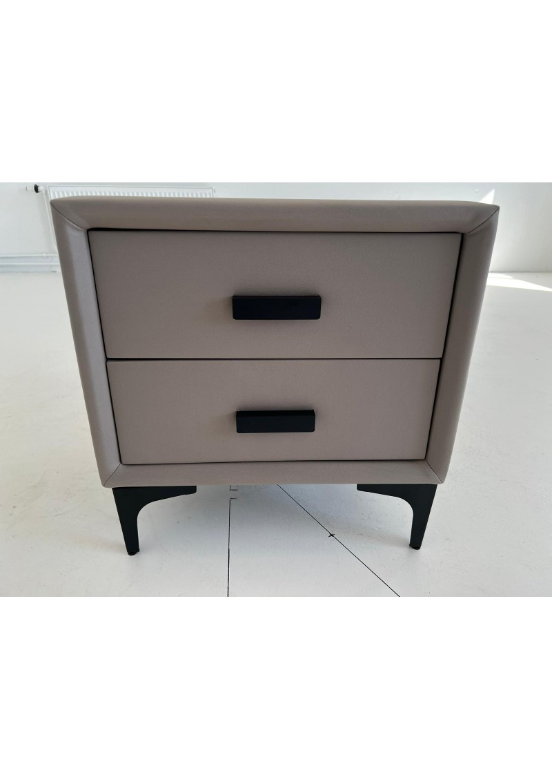 Naktinis staliukas Dalida ant metalinių kojelių